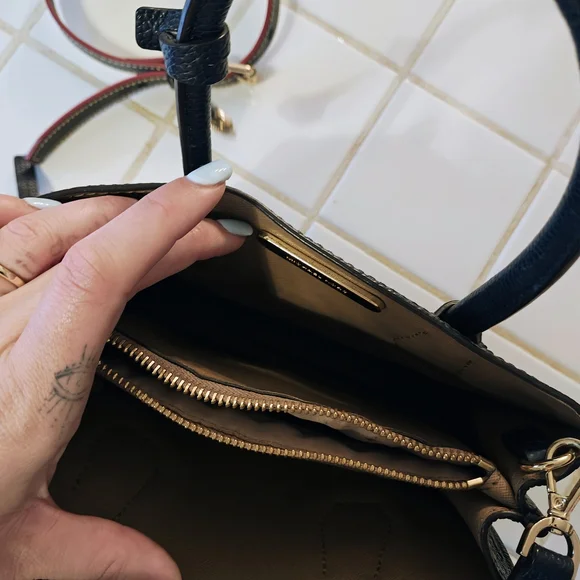 ✨SOLD✨ Michael Kors Navy Leather Handbag - Picture 6 of 10